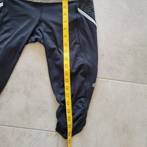 Lululemon Navy Cropped Leggings size 6‎ - Picture 10 of 10